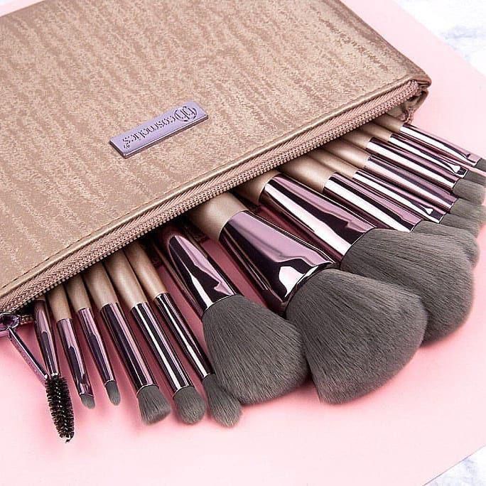 BH COSMETICS 15 PCS  BRUSHES